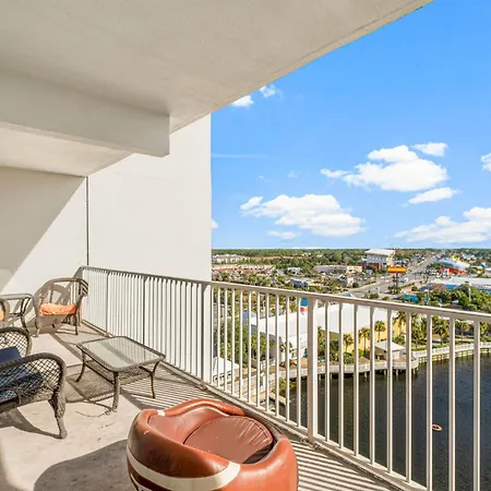 Laketown Wharf 0932